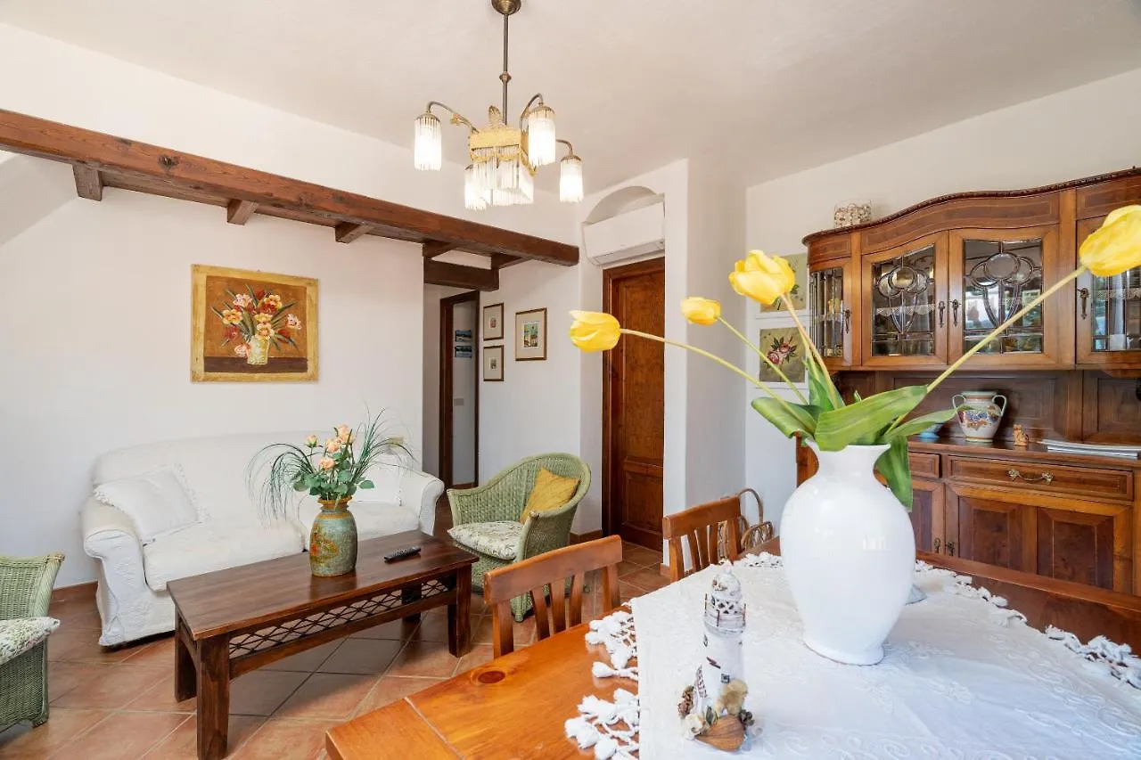 Porto San Paolo Apartments  波尔图圣保罗